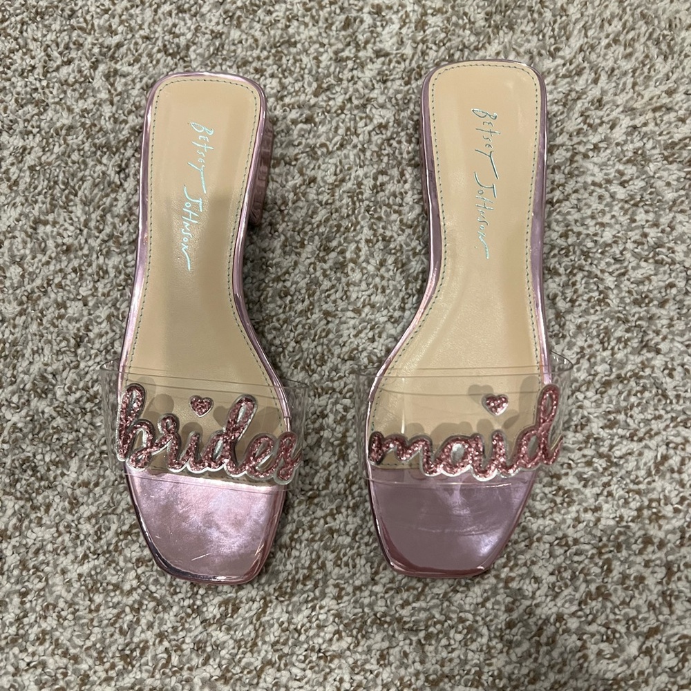Betsey Johnson Bridesmaid sandals size 7 NWOT